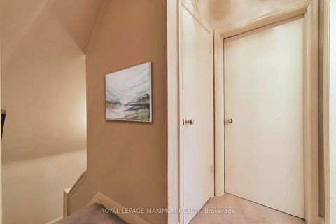 Photo 14 at 27 King Georges Drive, Greenbrook, Toronto