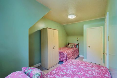 Photo 18 at 27 King Georges Drive, Greenbrook, Toronto