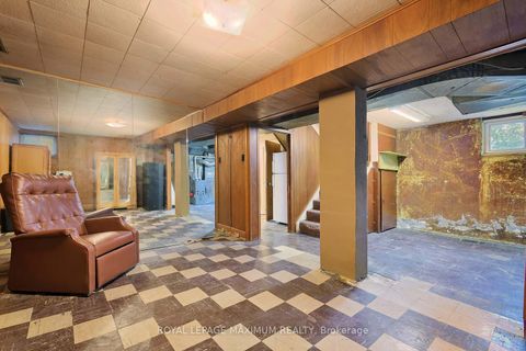 Photo 21 at 27 King Georges Drive, Greenbrook, Toronto