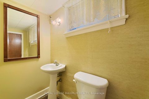 Photo 23 at 27 King Georges Drive, Greenbrook, Toronto