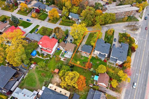 Photo 25 at 27 King Georges Drive, Greenbrook, Toronto