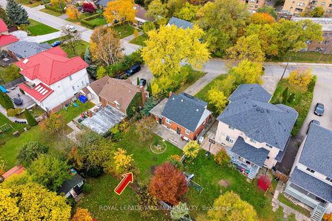 Photo 27 at 27 King Georges Drive, Greenbrook, Toronto