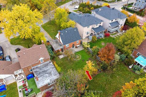 Photo 30 at 27 King Georges Drive, Greenbrook, Toronto