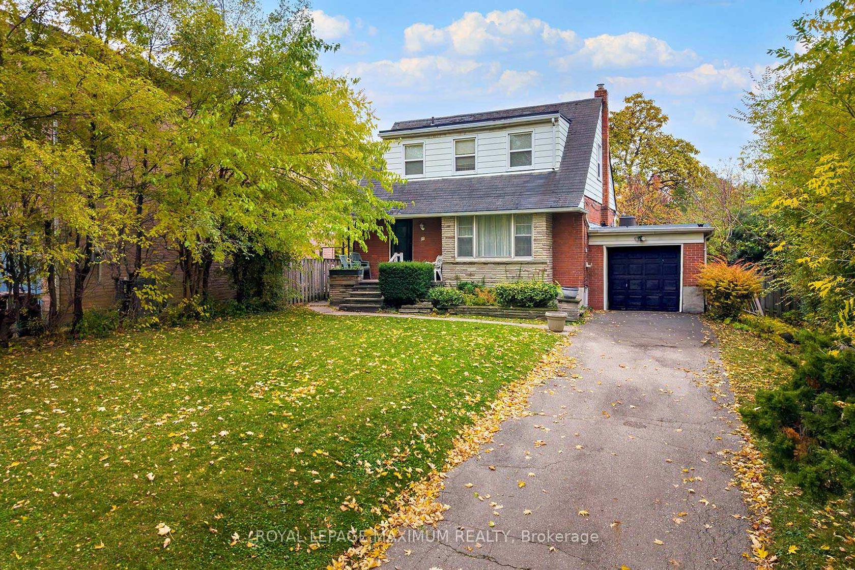27 King Georges Drive, Greenbrook, Toronto 