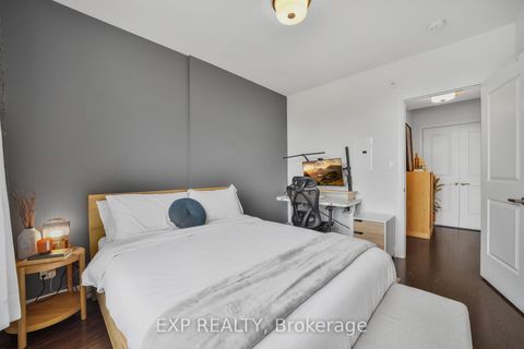 Photo 12 at 602A - 15277 Yonge Street, Aurora Village, Aurora