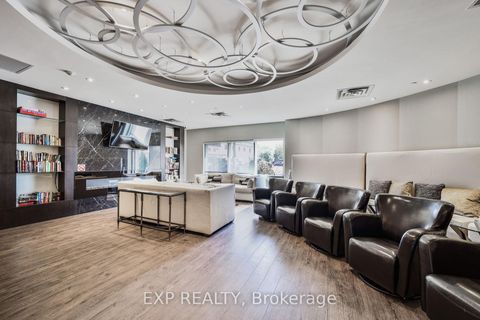 Photo 19 at 602A - 15277 Yonge Street, Aurora Village, Aurora