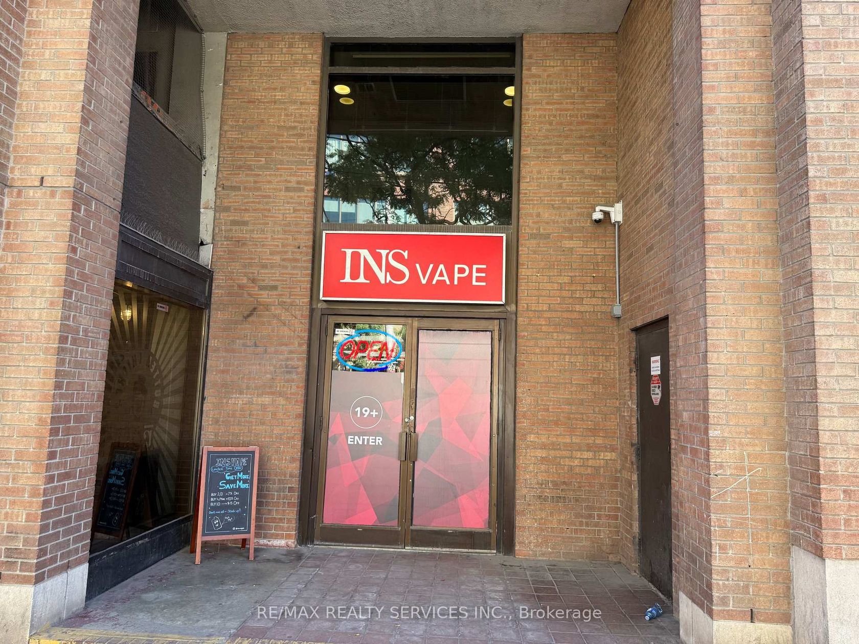 201 KING ST Street E, Moss Park, Toronto photo number 2