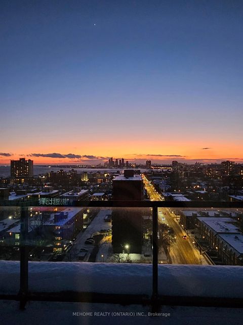 Photo 4 at PH12 - 270 Dufferin Street, South Parkdale, Toronto