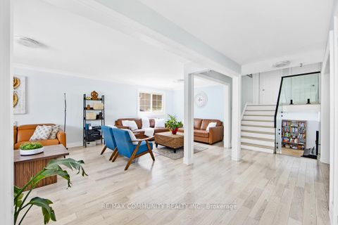 Photo 2 at 168 Kingslake Road, Don Valley Village, Toronto