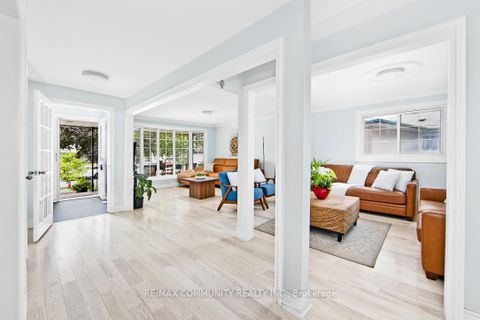 Photo 3 at 168 Kingslake Road, Don Valley Village, Toronto