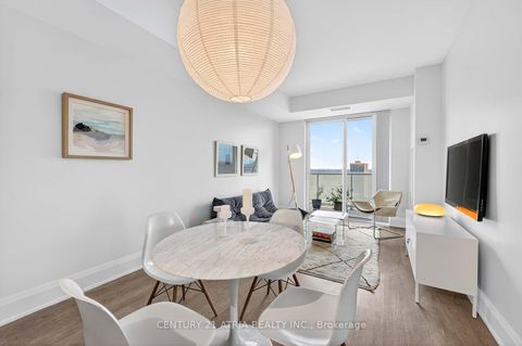 Photo 2 at 2915 - 101 Erskine Avenue, Mount Pleasant West, Toronto