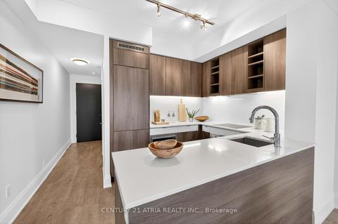 Photo 8 at 2915 - 101 Erskine Avenue, Mount Pleasant West, Toronto