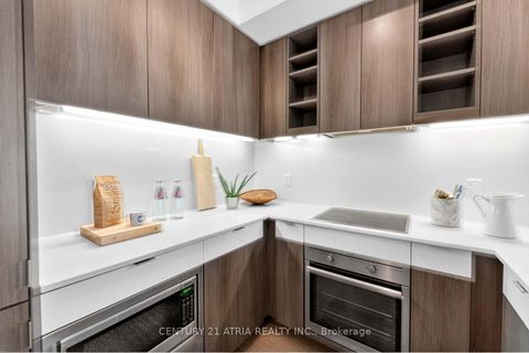 Photo 9 at 2915 - 101 Erskine Avenue, Mount Pleasant West, Toronto