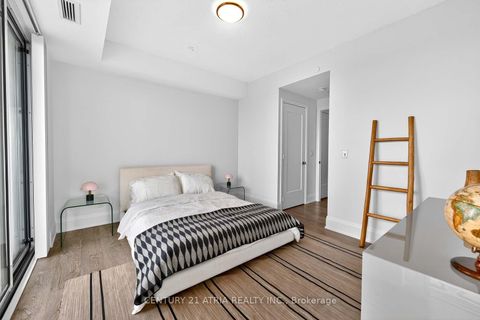 Photo 13 at 2915 - 101 Erskine Avenue, Mount Pleasant West, Toronto