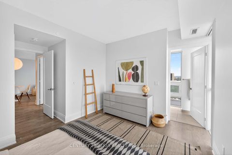 Photo 14 at 2915 - 101 Erskine Avenue, Mount Pleasant West, Toronto