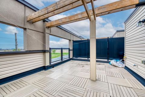 Photo 16 at 4 - 624 Rexdale Boulevard, Clairville, Toronto