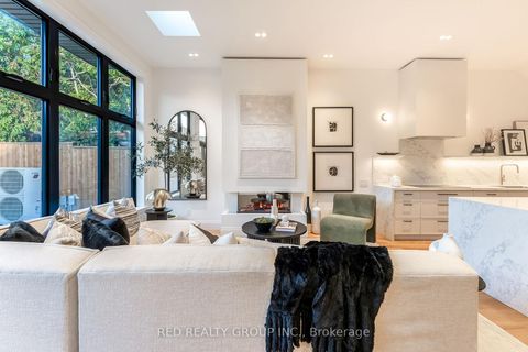 Photo 5 at 604 Ridelle Avenue, Belgravia, Toronto