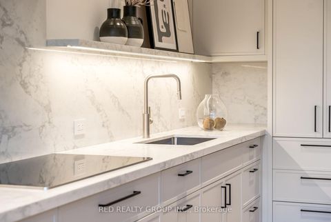 Photo 11 at 604 Ridelle Avenue, Belgravia, Toronto