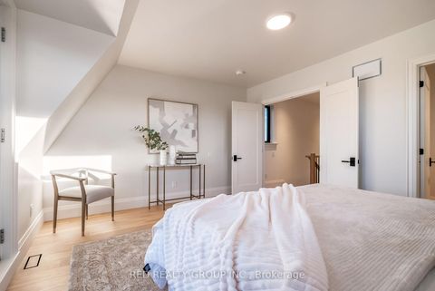 Photo 23 at 604 Ridelle Avenue, Belgravia, Toronto