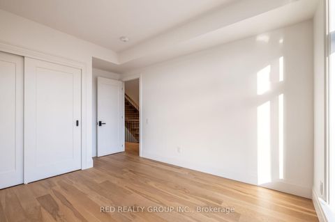 Photo 35 at 604 Ridelle Avenue, Belgravia, Toronto