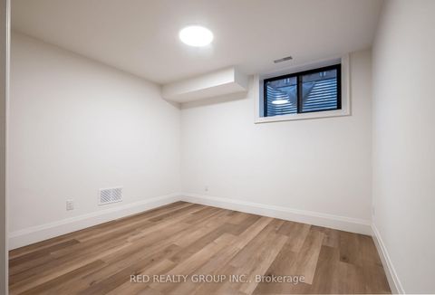 Photo 43 at 604 Ridelle Avenue, Belgravia, Toronto