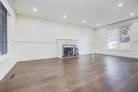 Photo 4 at 11 Elkpath Avenue, Windfields, Toronto