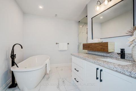 Photo 30 at 11 Elkpath Avenue, Windfields, Toronto