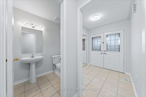 Photo 7 at 289 Deepsprings Crescent, Vellore Village, Vaughan