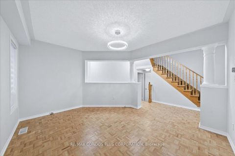 Photo 10 at 289 Deepsprings Crescent, Vellore Village, Vaughan