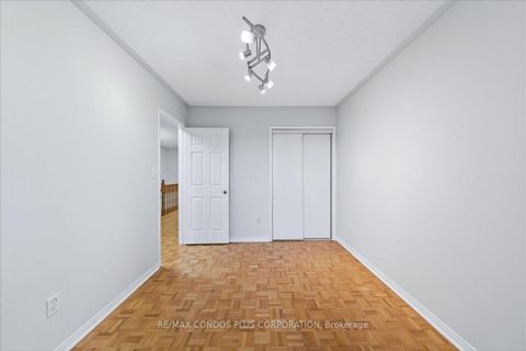 Photo 33 at 289 Deepsprings Crescent, Vellore Village, Vaughan