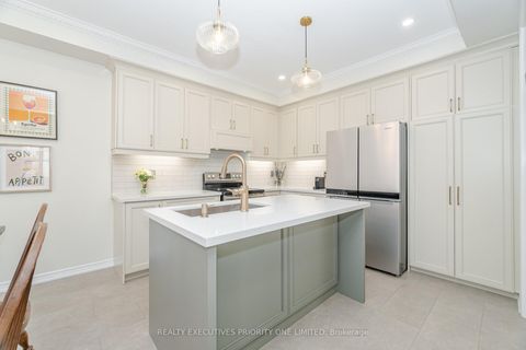 Photo 11 at 56 Regency View Heights, Rural Vaughan, Vaughan