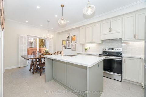 Photo 12 at 56 Regency View Heights, Rural Vaughan, Vaughan