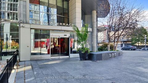 Photo 1 at 822 - 21 Iceboat Terrace, Waterfront Communities C1, Toronto