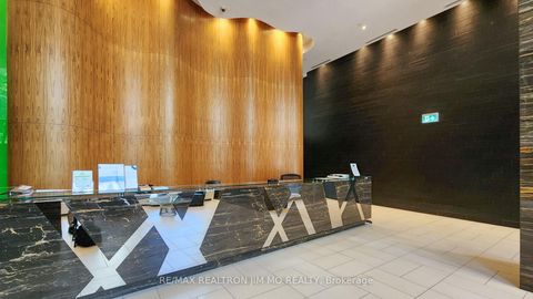 Photo 4 at 822 - 21 Iceboat Terrace, Waterfront Communities C1, Toronto