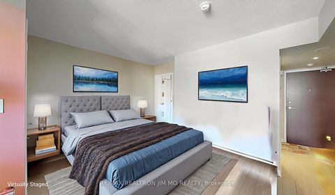 Photo 9 at 822 - 21 Iceboat Terrace, Waterfront Communities C1, Toronto