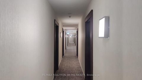 Photo 15 at 822 - 21 Iceboat Terrace, Waterfront Communities C1, Toronto