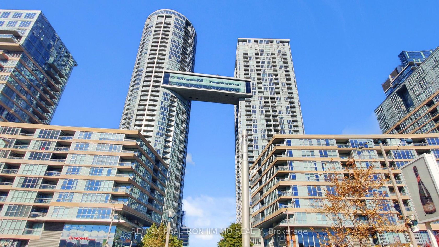 822 - 21 Iceboat Terrace, Waterfront Communities C1, Toronto 
