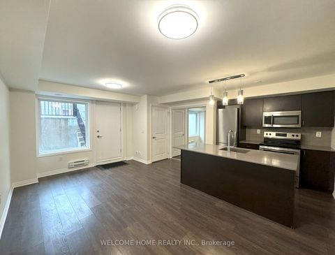 Photo 11 at 5 - 159 William Duncan Road, CFB, Toronto
