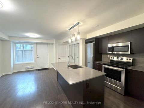 Photo 12 at 5 - 159 William Duncan Road, CFB, Toronto