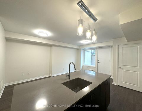 Photo 13 at 5 - 159 William Duncan Road, CFB, Toronto