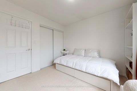 Photo 36 at 19 Snowgoose Terrace, Rouge E11, Toronto