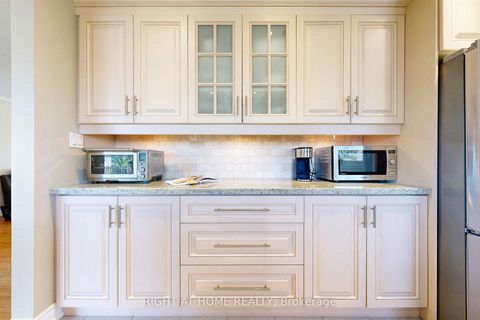 Photo 9 at 5 Robinter Drive, Newtonbrook East, Toronto