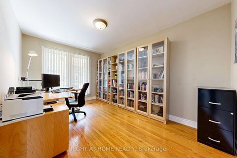 Photo 14 at 5 Robinter Drive, Newtonbrook East, Toronto