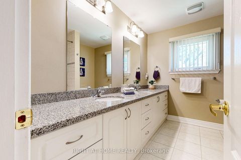 Photo 23 at 5 Robinter Drive, Newtonbrook East, Toronto