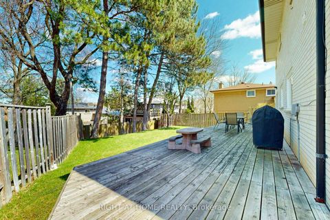 Photo 28 at 5 Robinter Drive, Newtonbrook East, Toronto