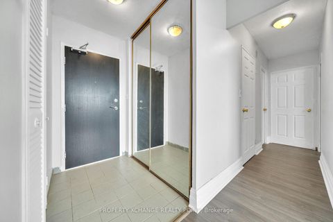 Photo 2 at 1004 - 15 Vicora Link Way, Flemingdon Park, Toronto