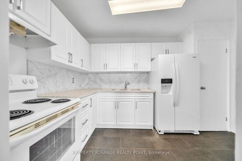 Photo 12 at 1004 - 15 Vicora Link Way, Flemingdon Park, Toronto