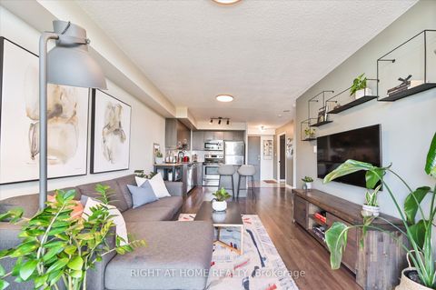 Photo 10 at 910 - 816 Lansdowne Avenue, Junction, Toronto