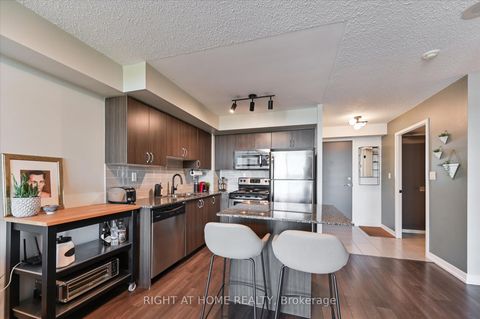 Photo 11 at 910 - 816 Lansdowne Avenue, Junction, Toronto