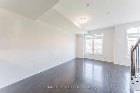 Photo 5 at 8 - 39 Drewry Avenue, Newtonbrook West, Toronto